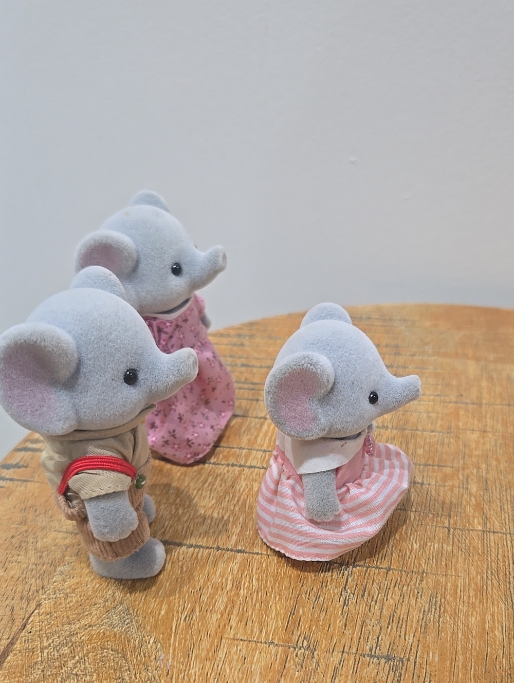 Sylvanian Families Calico Critters Elephant Dolls (Lot Of 3) - Picture 7 of 12